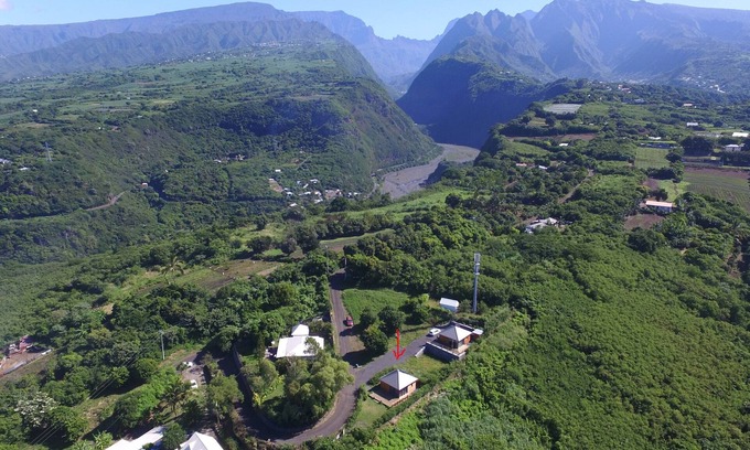 Entre-Deux House | bamboo bungalows (DROP)