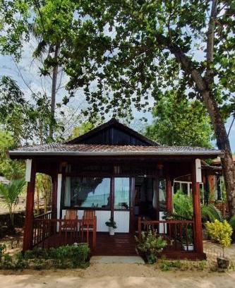 Cua Can Village Resort | Bamboo Cottages