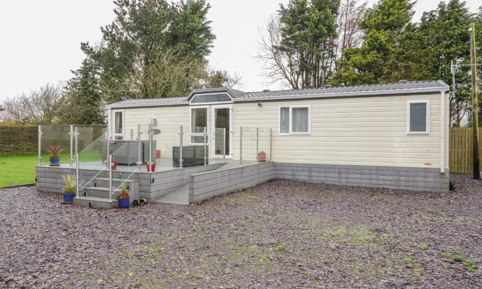 Brynteg House | Banadlen Lodge