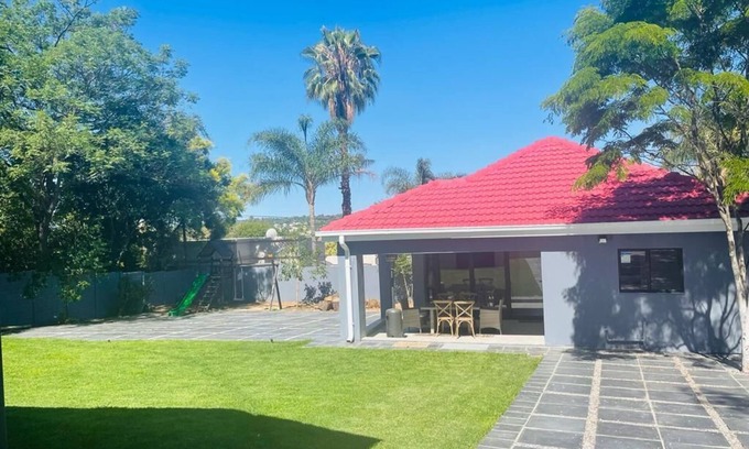 Greater Johannesburg Metropolitan Area Cottage | Banana island guest cottage