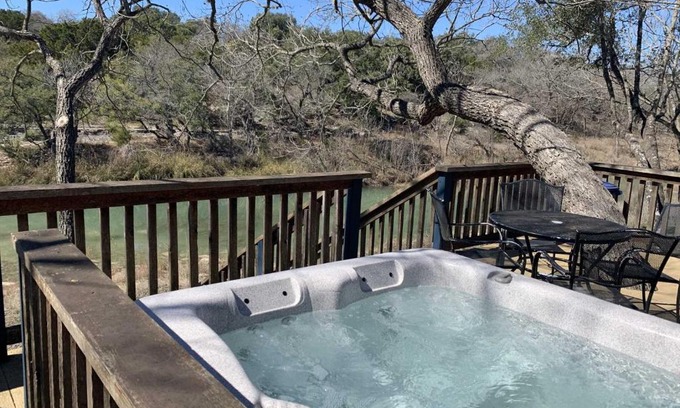 Bandera House | Bandera Stronghold - Crazy Horse Cabin