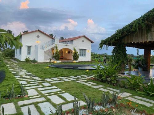 Malur House | Bangalore Farm house stay 12 members 3 acres