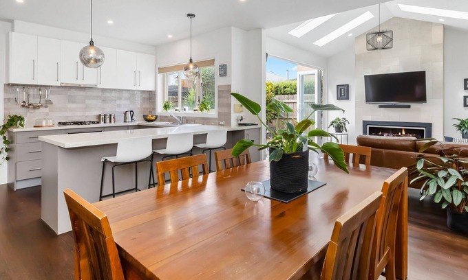 Mornington House | BANGALOW - MORNINGTON
