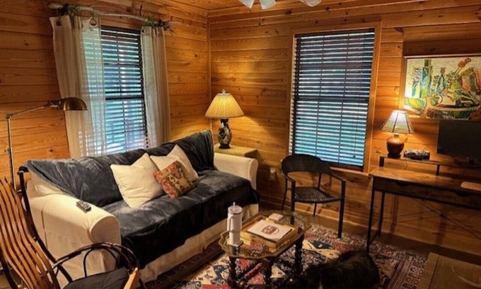 Moulton Cabin | Bankhead Hideaway -Peaceful Getaway