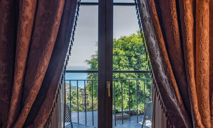 Savoca House | Bar Vitelli Charming Suites