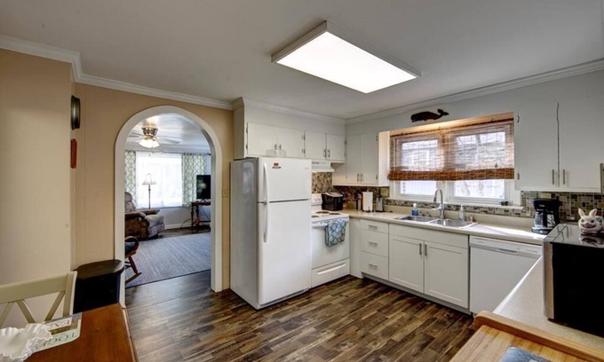 Ocracoke House | Barefoot Carpenter: Cozy home in a secluded area.