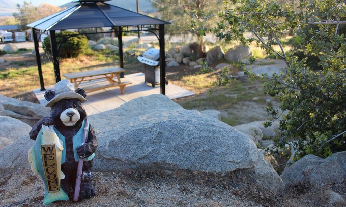 Wofford Heights Hotel | Barewood Inn and Suites