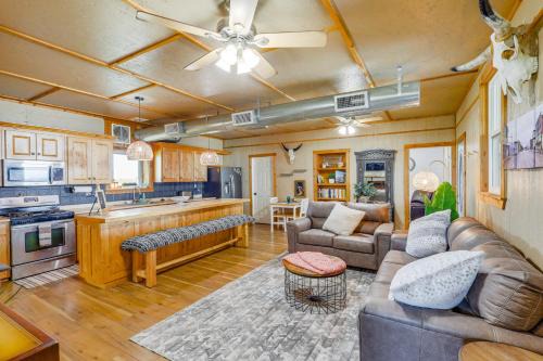McGregor House | Barndominium McGregor Vacation Rental on 5 Acres