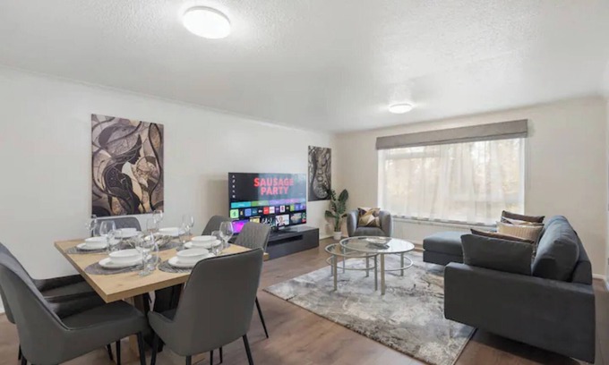 Oakleigh Apartment | Barnet Oasis near Sky Studios