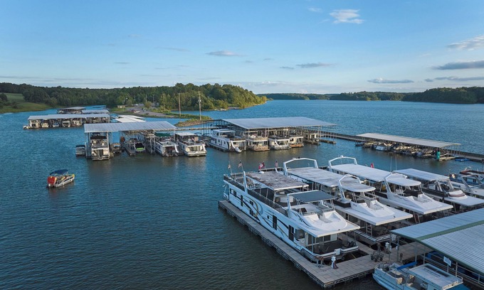 Lucas Hotel | Barren River Lake State Resort Park