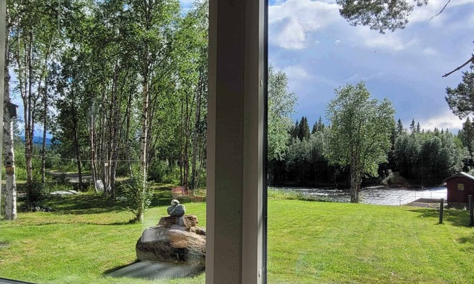 Ytterhogdal Cabin | Barrets Place by the Lake. 5 Minutes From the Beach and Kayak Centre