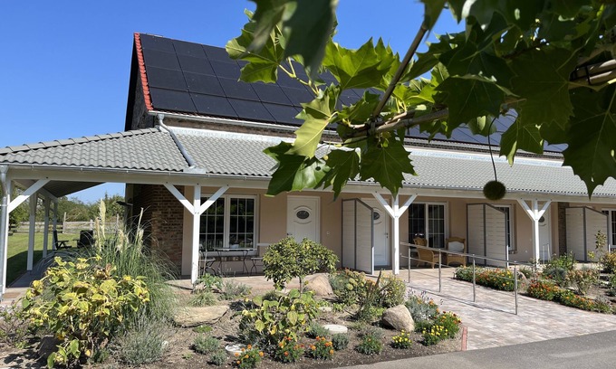Zahna-Elster Apartment | Barrier-free apartment "Lena" on the farm, also for wheelchair users