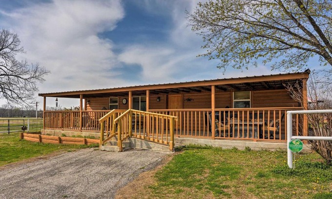 Bartlesville House | Bartlesville Cabin with Pool, Hot Tub and Trampoline!