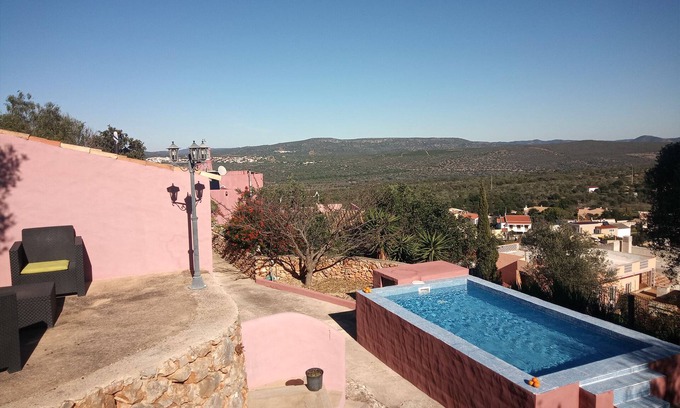 Espargal House | Bartsia Yellow Villa, WiFi, Terrace !New!