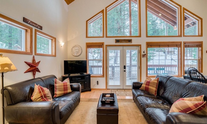 Leavenworth House | Base Camp Lodge - First-Rate Adventure Base