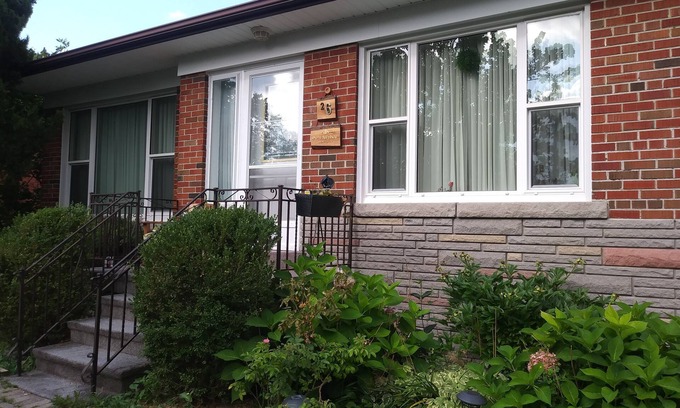 Wexford House | BASEMENT APARTMENT (PRIVATE ACESS)