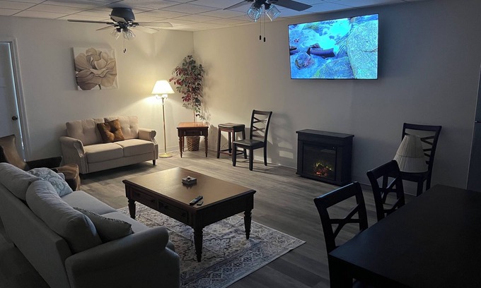 Speed Apartment | Basement Apt 2 bedrooms 1 bathnQuiet country setting, 20 minutes to nLouisville