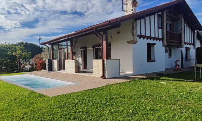 Kokotia Villa | Basque villa with pool 500m from Guéthary beach!