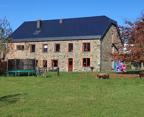 Mande Saint-Etienne House | Bastogne Maison de vacances avec sauna