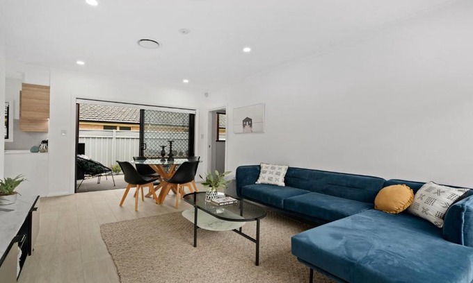 Booker Bay House | Bay Bliss U2 Booker Bay -Walk to beach, shops & restaurants