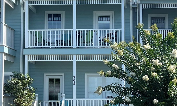 Apalachicola House | 🌴Bay Breeze Believer Apalachicola Bay Front Home with Fishing Dock🌴