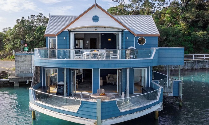 Opua Apartment | Bay of Islands On The Water Apartment -The Landing