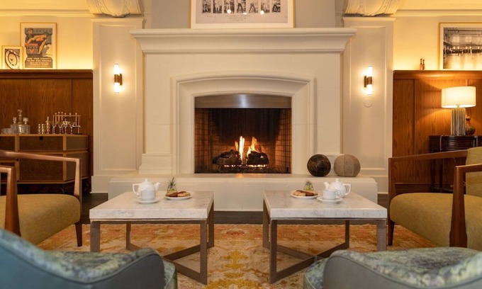 South Beach Hotel | Bay View Room w/Living Area | Stay Close to Downtown