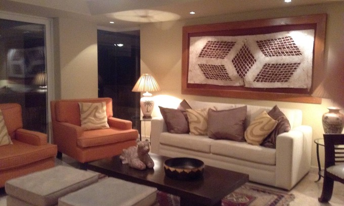 Romantic Zone Condo | Bay Views and Old Town Lights