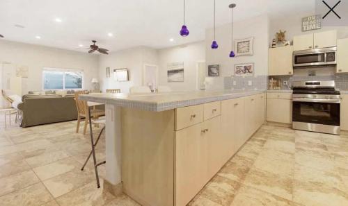 Bennett's Harbour House | Baybreeze Bungalow