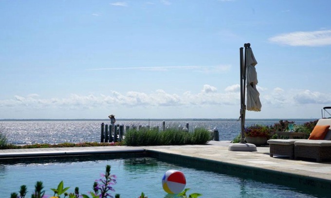 Loveladies House | Bayfront, 6-room family-friendly pool on the slopes, private complex paradise