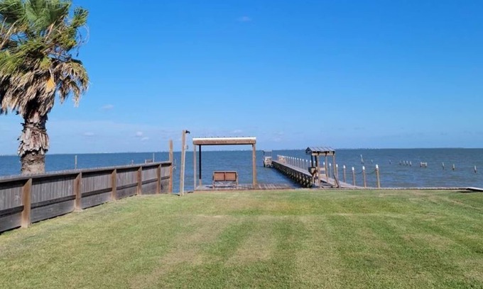 Port Lavaca House | Bayfront Home w/Private Lighted Fishing Pier