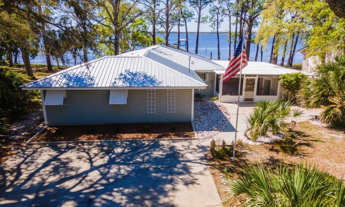 Panacea House | Bayfront Property/Ocean Views/Boat Dock/Kayak/Large Parking/Dog Friendly