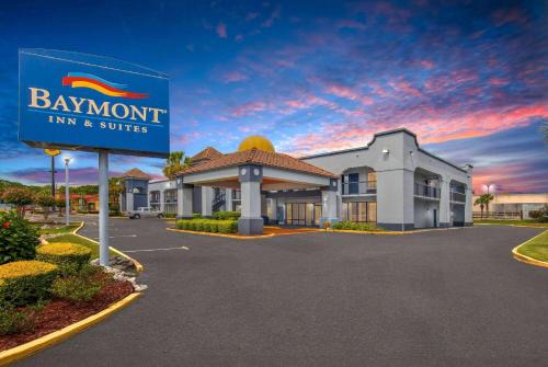 Tillmans Corner Hotel | Baymont by Wyndham Mobile/Tillmans Corner