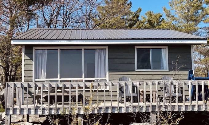Carling Cottage | Bayshore Cottage - Off on the point by itself