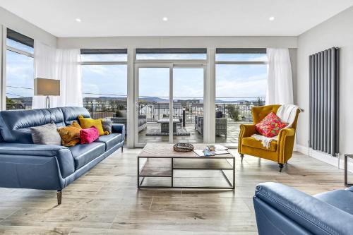 Downings House | BayView Luxury 3 Bedroom Apartment Ground Floor