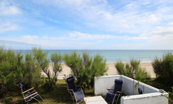 Urville-Nacqueville Cottage | Beachfront House with Private Path, Large Garden & Modern Amenities