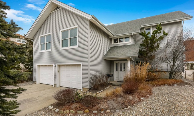 Bay Head House | Beach Block Rental - Ocean/Beach Out Your Back Door. Great Location At Beach!