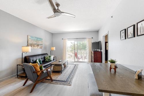 Waterside Village Apartment | Beach Brawta
