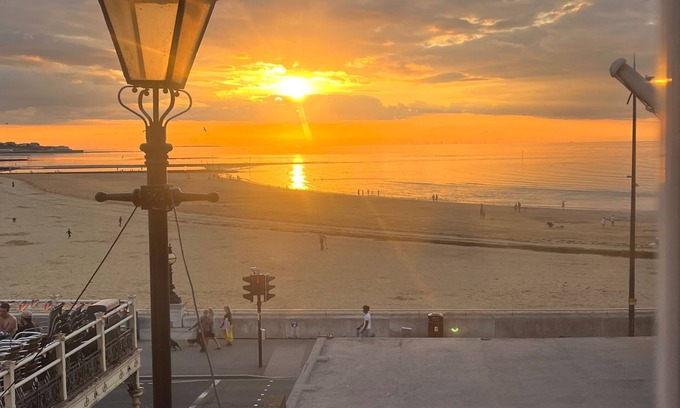 Margate Apartment | Beach & Dreamland Nearby -pet Friendly & Garden