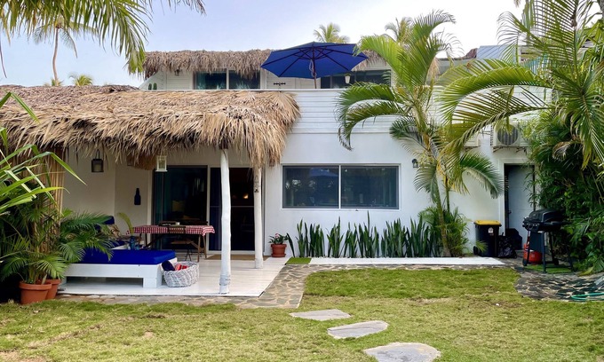 La Iglesia House | BEACH FRONT 3 Bedroom Villa with private Pool Sleeps 7