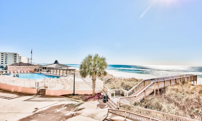 North West Florida Condo | BEACH FRONT AT JETTY EAST! 1 FREE BEACH CHAIR SET UP EACH DAY OF YOUR STAY!