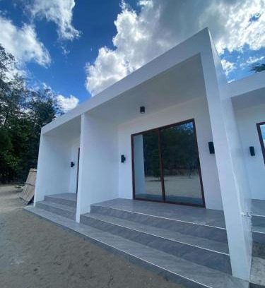 San Narciso Other | Beach front deluxe room with bathroom - Modern Cabin Shiloh 2