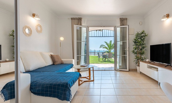 Sitio de Calahonda Ski Chalet | Beach front house - Full SEA View - Dona Lola BEACH Resort - Between MARBELLA and La Cala de Mijas - 2 bedrooms - CS120