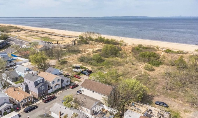 Keansburg House | Beach front oasis - Hot tub - Sleeps 7