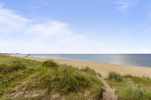 Cottage Line House | Beach Front On The Bay In Our Rustic Beach Cottage Cottage