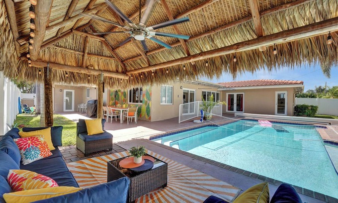 Harbor Village House | Beach & Fun: Heated Pool, Tiki Hut, Fire Pit, Bikes