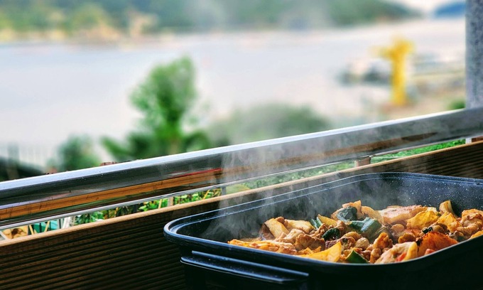 Irun-myeon House | Beach Getaway (Suite 201) for 1 - 3 guests: Perfect Location & Great Views.