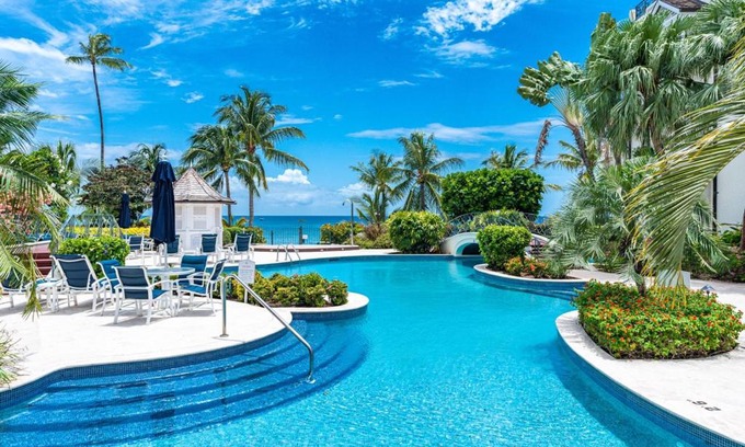 Schooner Bay Apartment | "Beach Happy" Schooner Bay - Beachfront Apartment