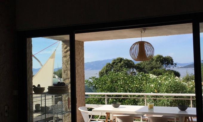 Verghia House | Beach house 5 minutes walk from the silver beach