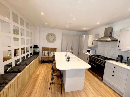 Blackpool Town Center House | Beach House By Sasco